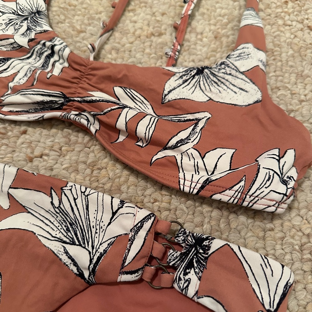 roxy swimsuit - Picture 2 of 4